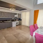 Kayapark 4+1 Villa, Oezel Havuzlu,
