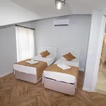 Villa Kayapark 4+1 Villa, Oezel Havuzlu,
