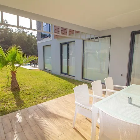 Villa Kayapark 4+1 Villa, Oezel Havuzlu, *