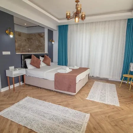 Kayapark 4+1 Villa, Oezel Havuzlu, 别墅