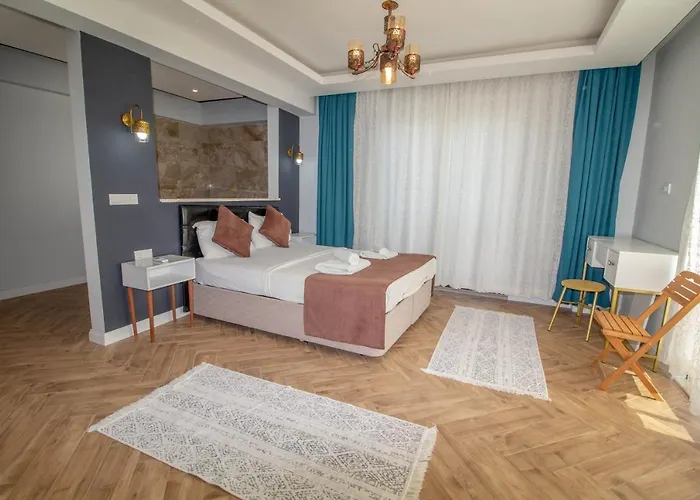 Kayapark 4+1 Villa, Oezel Havuzlu, Vilă