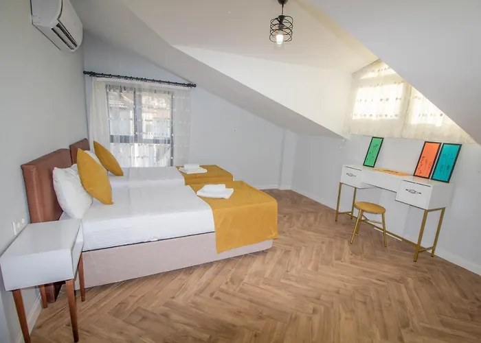 Kayapark 4+1 Villa, Oezel Havuzlu,