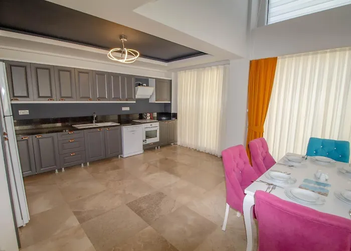 Kayapark 4+1 Villa, Oezel Havuzlu,