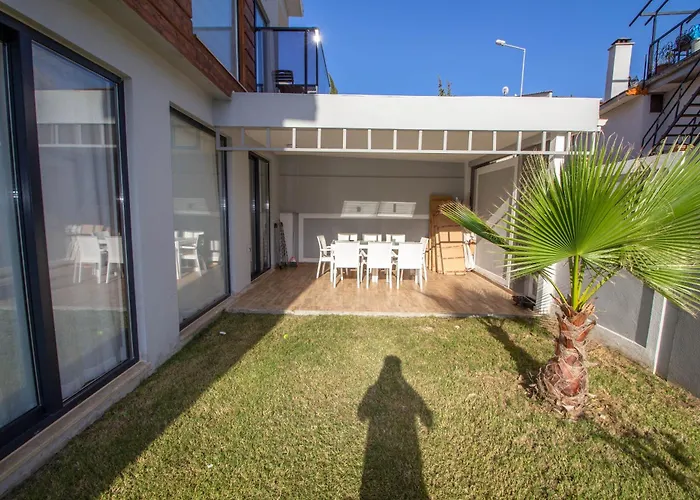 Villa Kayapark 4+1 Villa, Oezel Havuzlu,