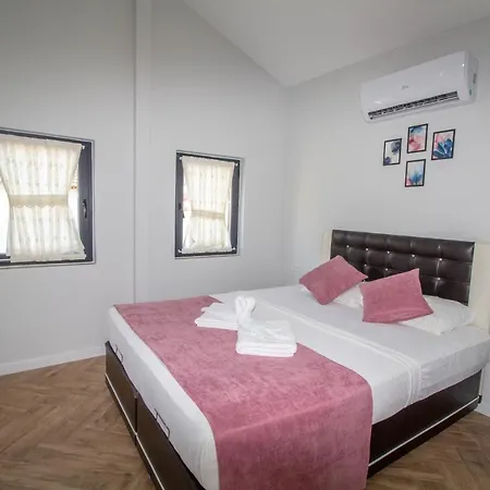 Kayapark 4+1 Villa, Oezel Havuzlu, Villa